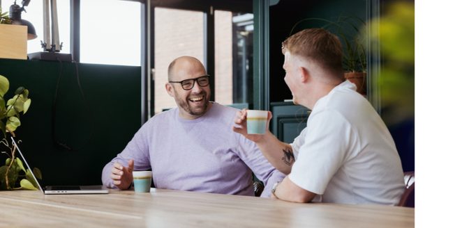 Dos personas del equipo de mailmeisters